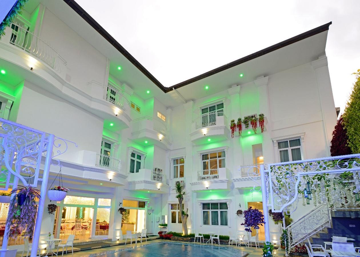 Sahira Butik Pakuan Syariah Hotel Bogor Esterno foto
